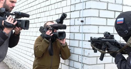 Educational-practical courses of extreme journalism "Bastion". Photo: http://nac.gov.ru/obuchenie-zhurnalistov/v-ryazanskoy-oblasti-proshli-zanyatiya-na-uchebno.html#