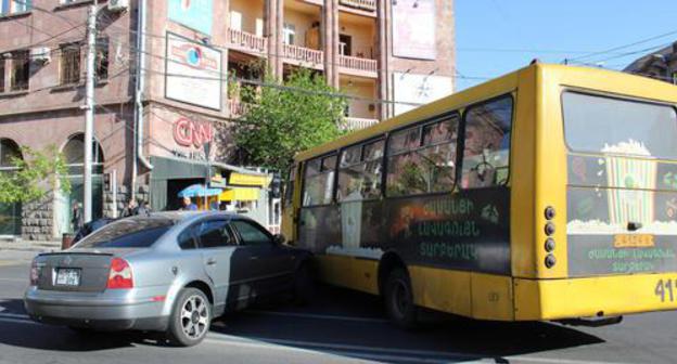 Road traffic incident in Yerevan streets. Photo by Tigran Petrosyan for the ‘Caucasian Knot’. 