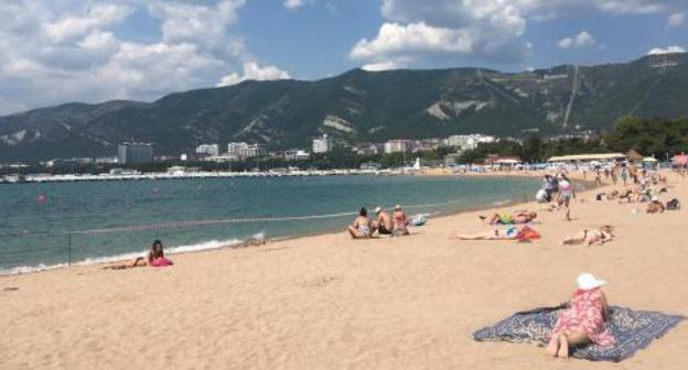 Beach in Gelendzhik closed for bathing, July 6, 2018. Photo by Anna Gritsevich for the Caucasian Knot.