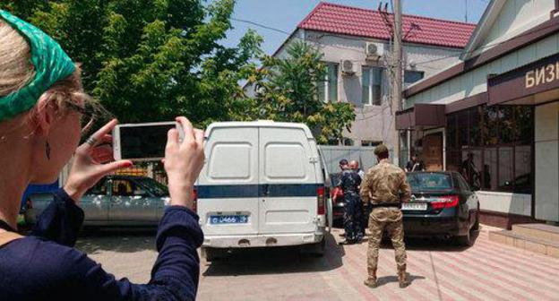 Oyub Titiev's convoy. Photo by the press service of the Human Rights Centre "Memorial"