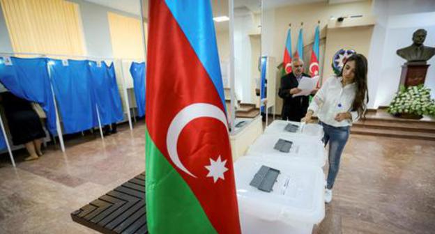 At a polling station in Baku. Photo: REUTERS/Aziz Karimov