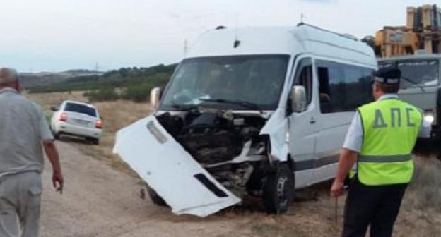 Accident on the federal highway "Kavkaz" near Izberbash. Photo: http://05.mchs.gov.ru/operationalpage/operational/item/7211611/