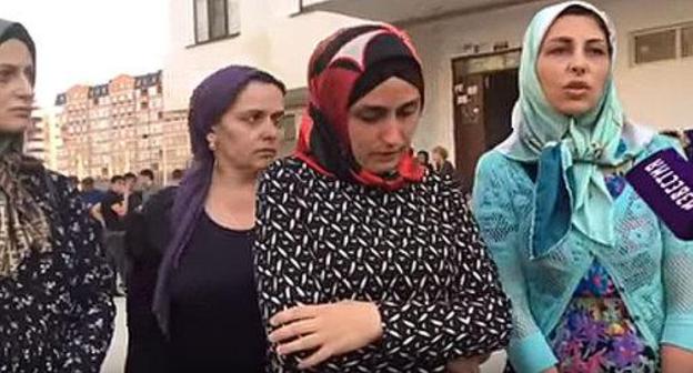 Mother of the disappeared girl. Screenshot from video 'Youth of Dagestan', https://www.youtube.com/watch?v=ol7cZN5D8hw