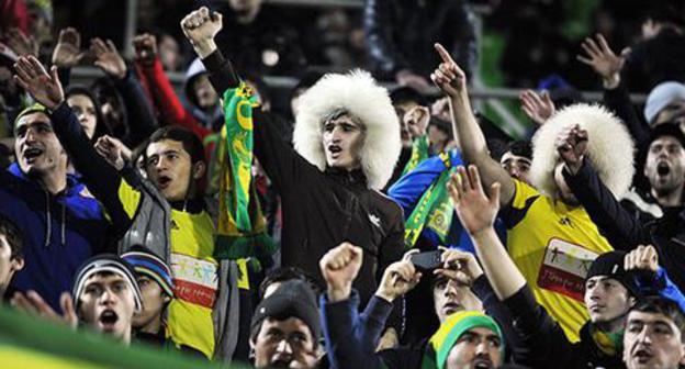 ‘Anji’ FC fans. Photo: http://www.fc-anji.ru/