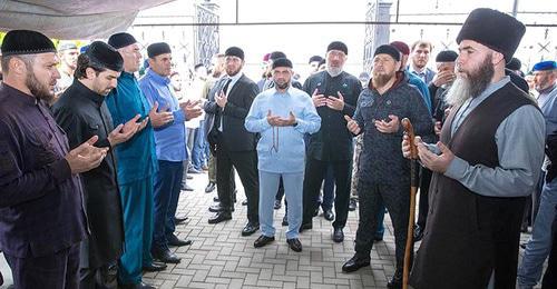 The commemoration of Yusup Temirkhanov. Ramzan Kadyrov is second on the right. Chechnya, August 4, 2018. Photo by the press service of the head and administration of the Republic of Chechnya chechnya.gov.ru