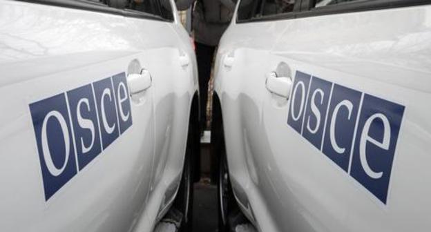 OSCE cars. Photo: REUTERS/Gleb Garanich