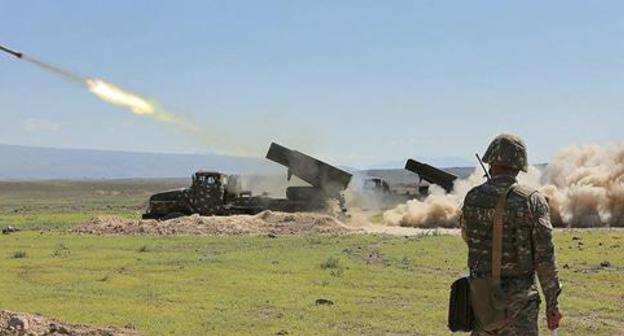 Military exercises of the Armenian army. Photo © Photo: official site of the MoD of RA https://ru.armeniasputnik.am/society/20180706/13074954/artillerijskie-ucheniya-s-primeneniem-sistemy-grad-proshli-v-armenia.html