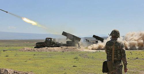 Military exercises of the Armenian army. Photo © Photo: official site of the MoD of RA https://ru.armeniasputnik.am/society/20180706/13074954/artillerijskie-ucheniya-s-primeneniem-sistemy-grad-proshli-v-armenia.html