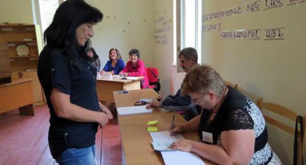 Voter at a polling station in Nagorno-Karabakh. Photo by Alvard Grigoryan for the Caucasian Knot