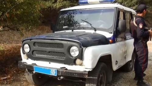 Police car at the place of CTO in Dagestan. Photo: press service of the National Antiterrorist Committee, http://nac.gov.ru/kontrterroristicheskie-operacii/v-hode-kto-v-dagestane-neytralizovany-troe-2.html