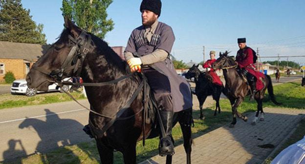 Participant of the equestrian procession in Kendelen, September 18, 2018. Photo: North Caucasus Service (RFE/RL)