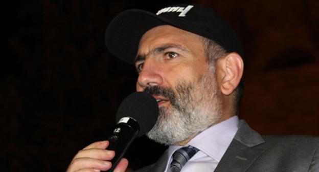 Armenian Prime Minister Nikol Pashinyan in the square near the building of the Parliament in Yerevan. Photo by Tigran Petrosyan for the "Caucasian Knot"