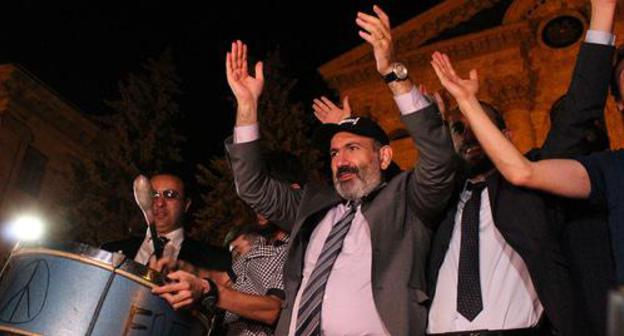 Nikol Pashinyan delivering a speech at the square of Yerevan on October 2, 2018. Photo by Tigran Petrosyan for the "Caucasian Knot"