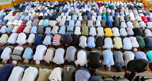 Believers during a prayer. Photo by Aziz Karimov for the "Caucasian Knot"