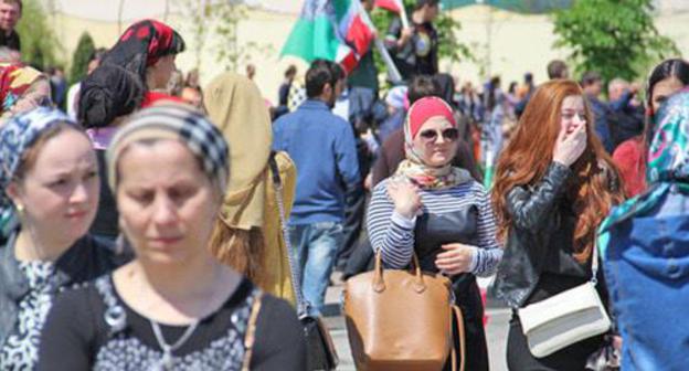 Residents of Grozny. Photo by Magomed Magomedov for the "Caucasian Knot"