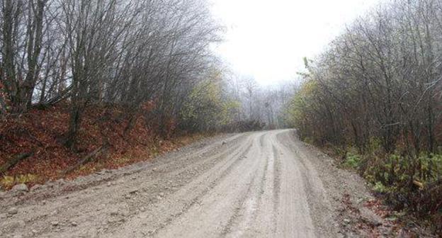 A road near the village of Dattykh in Ingushetia. Photo by Umar Yovloy for the "Caucasian Knot"