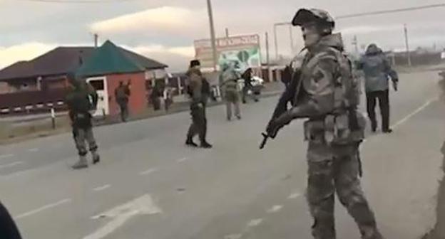 The police photos made near the checkpoint where self-bombing was committed, Grozny, November 17, 2018. Screenshot from video: https://www.youtube.com/watch?v=ToyeRYr9UAQ