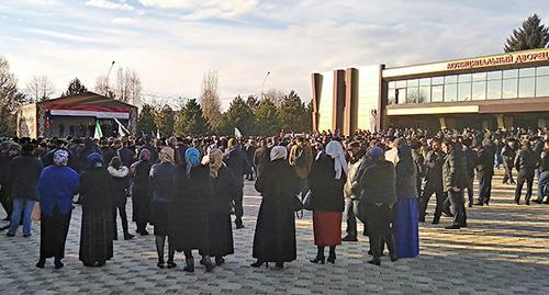 A rally of the opponents of the border agreement in Nazran. November 27, 2018. Photo by Umar Yovloy for the "Caucasian Knot"