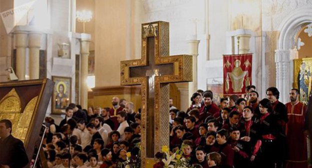 Christmas liturgy at Sameba church. Photo Sputnik / STRINGER
https://sputnik-georgia.ru/religion/20190106/243782222/Pochemu-pravoslavnoe-Rozhdestvo-prazdnuetsya-7-yanvarya-Istoriya-prazdnika.html