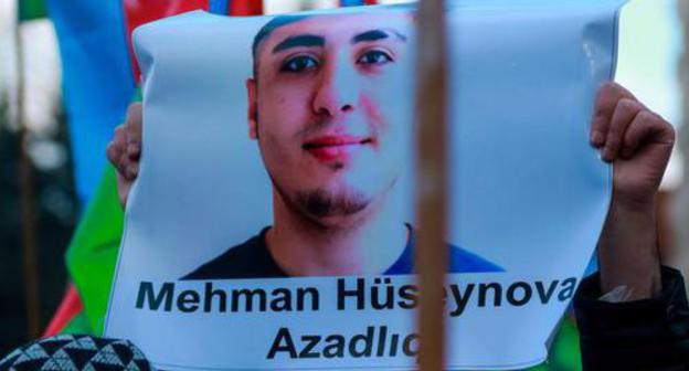 Participants of opposition rally hold banner with a portrait of Mekhman Guseinov, Baku, March 10, 2018. Photo by Aziz Karimov for the Caucasian Knot