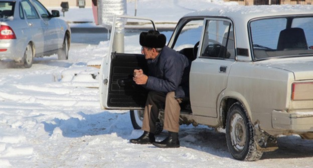 A man in Grozny (Chechnya). Photo by Magomed Magomedov for the Caucasian Knot