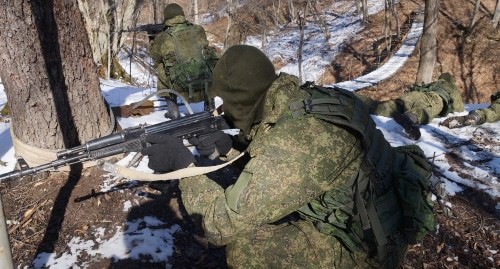 Reconnaissance scouts take part in military drills in mountains. Photo: press service of the Southern Military District of Russia