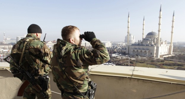 Law enforcers in Grozny. Photo: REUTERS/Eduard Korniyenko