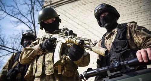 Law enforcers. Photo: © Elena Sineok, Yuga.ru