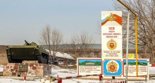 A memorial complex near the entrance to the military base in Gyumri. Photo by Tigran Petrosyan for the "Caucasian Knot"