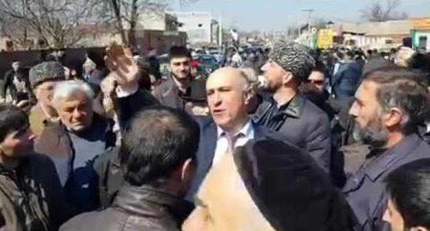 Rally in Nazran, March 27, 2019. Screenshot from video posted by oskanov https://t.me/fortangaorg/2608