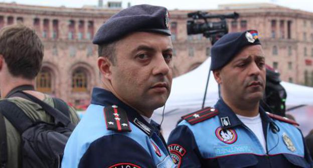 The police officers. Photo by Tigran Petrosyan for the "Caucasian Knot"