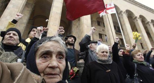 Rally in memory of those perished in Tbilisi on April 9, 1989. Photo: REUTERS / David Mdzinarishvili