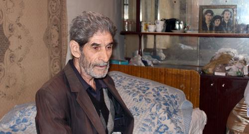 79-year-old Tofiq Aliev, native of Azerbaijan, now leaving in the town of Askeran in Nagorno-Karabakh, April 11, 2019. Photo by Alvard Grigoryan for the Caucasian Knot