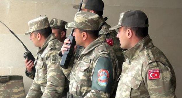 Azerbaijani and Turkish military servicemen. Photo by the press service of the Azerbaijani Ministry of Defence https://mod.gov.az/ru/news/nachalis-sovmestnye-azerbajdzhano-tureckie-takticheskie-ucheniya-s-boevoj-strelboj-26674.html