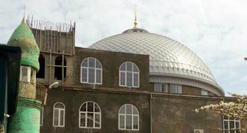 Mosque at the Hungarian fighters street in Makhachkala. Photo by Patimat Makhmudova for the Caucasian Knot