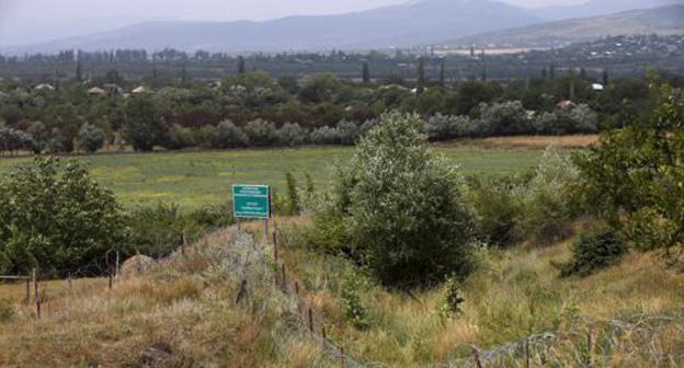 The border between Georgia and South Ossetia. Photo: REUTERS / David Mdzinarishvili