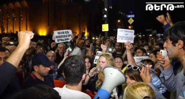 A rally of the opponents of Robert Kocharyan in Yerevan on May 25, 2019. Photo: screenshot of the video by the Tert.am channel https://www.youtube.com/watch?time_continue=5798&amp;v=0l9W8exH9xE 