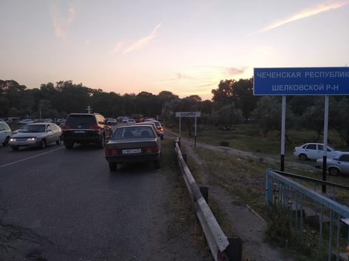 A Chechen signpost in the outskirt of Kizlyar, a city of Dagestan. Photo by Ilyas Kapiev for the "Caucasian Knot"