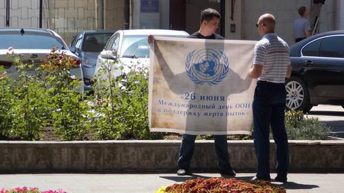 Head of the Committee against Torture's branch Sergei Romanov holds solo picket in the centre of Anapa. Photo by Anna Gritsevich for the Caucasian Knot