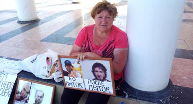 Elena Barzukaeva resumes her hunger strike, Derbent, June 28, 2019. Photo by Murad Muradov for the Caucasian Knot