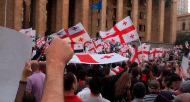 Protesters in Tbilisi. Photo by Beslan Kmuzov for the "Caucasian Knot"