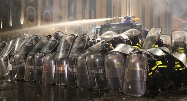 Police cordon during protest rally on May 21, 2019, Tbilisi. Photo: REUTERS/Irakli Gedenidze