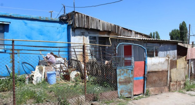 Temporary cabin slated to be dismantled in the Spitak earthquake zone. Photo by Tigran Petrosyan for the Caucasian Knot