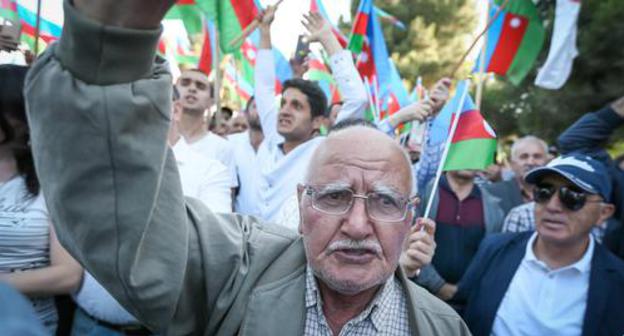 Rally participant in Baku. Photo by Aziz Karimov for the Caucasian Knot