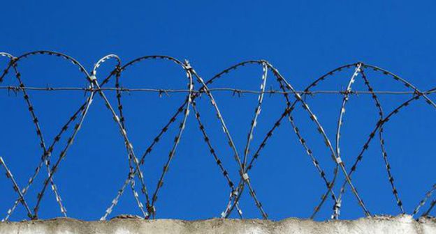 Razor wire. Photo by Nina Tumanova for the Caucasian Knot