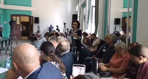 Press conference of the committee "Mothers of Beslan". September 1, 2019. Screenshot of air https://www.facebook.com/fidarchuk/videos/2670929209605408/?story_fbid=2670929209605408&amp;id=100000650649206