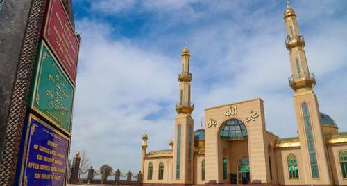 A mosque in the village of Surkhakhi. Photo http://www.ingushetia.ru/