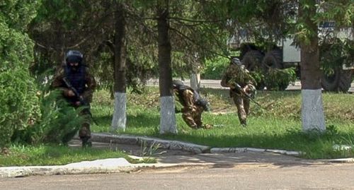 Law enforcers. Photo: press service of the Russian National Antiterrorist Committee http://nac.gov.ru/antiterroristicheskie-ucheniya/operativnym-shtabom-v-orlovskoy-oblasti-provedeno.html