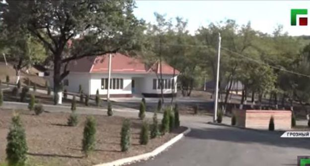 New house in the dwelling neighbourhood of Ortsin-Mokhk in Grozny. Screenshot from video posted by 'Grozny' TV Youtube Channel, https://www.youtube.com/watch?v=ussykrkzPrE&t=3s