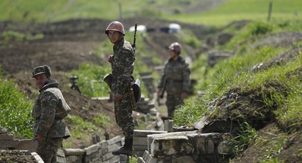 On the contaact line in Nagorno-Karabakh. Photo: REUTERS/Staff